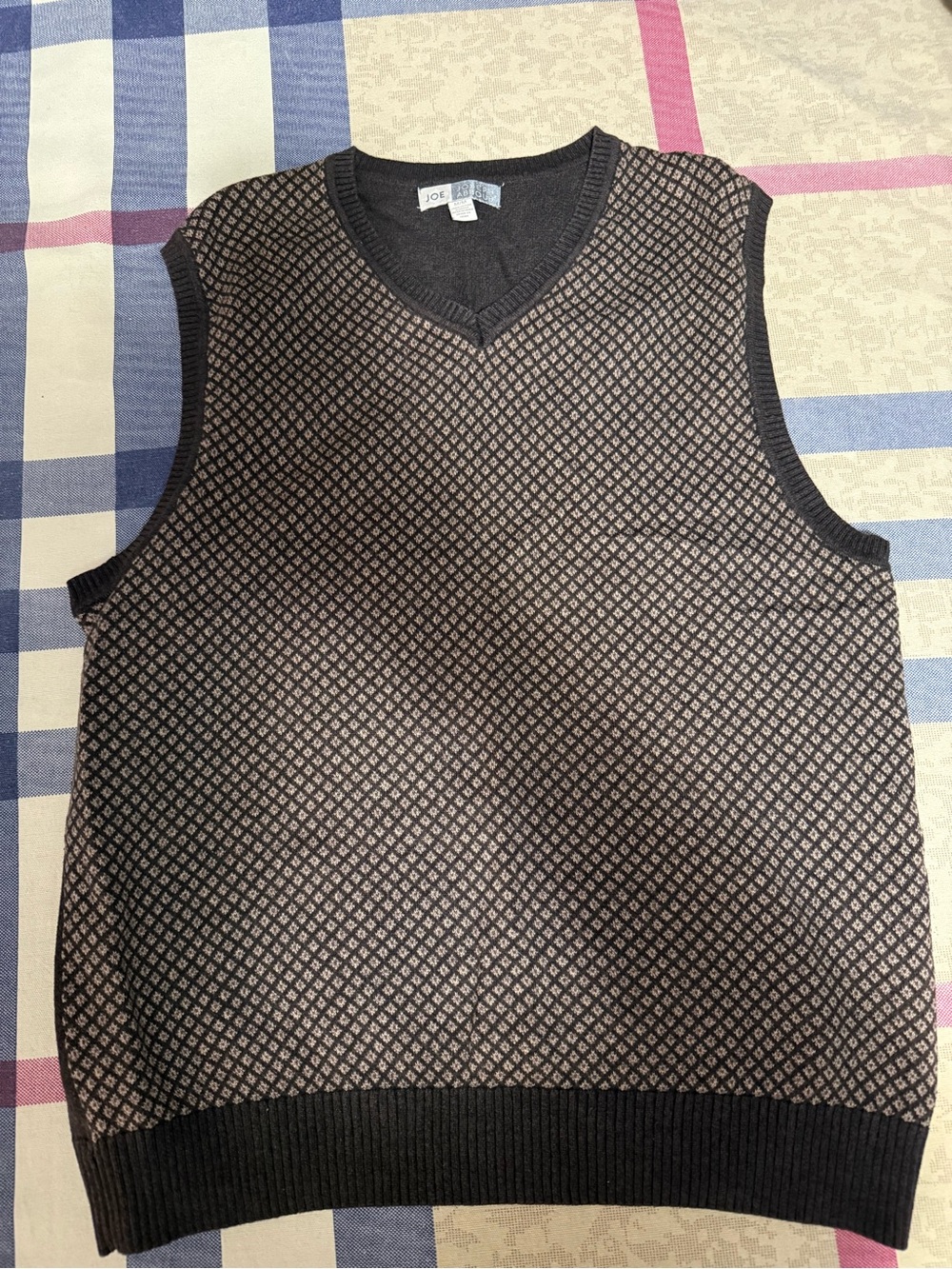 Joseph Abboud Men's Black and Beige Patterned V-Neck Sweater Vest (M)